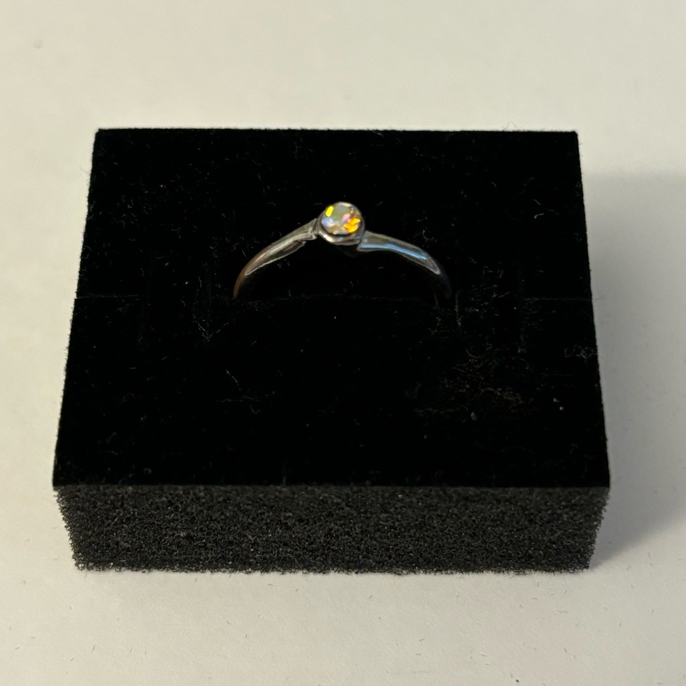 CLAIRE’S Cubic Zirconia Gemstone Dainty Fashion Pinky Ring - size 4